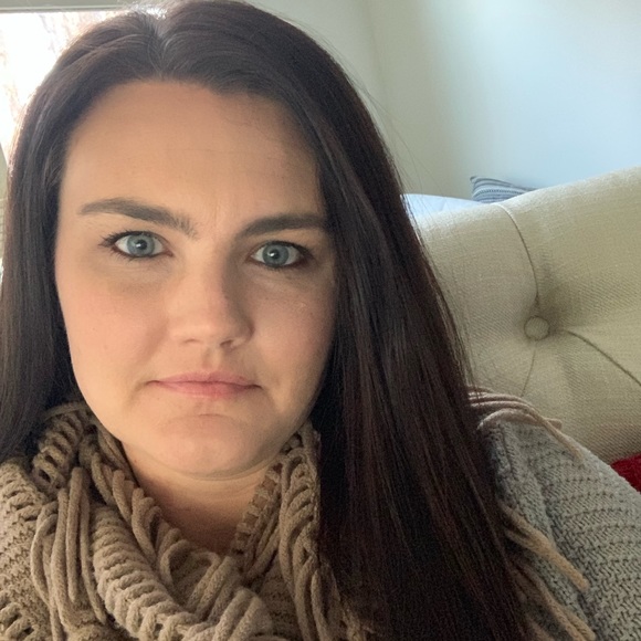 Meet your Posher, Jennifer - Picture 1 of 1